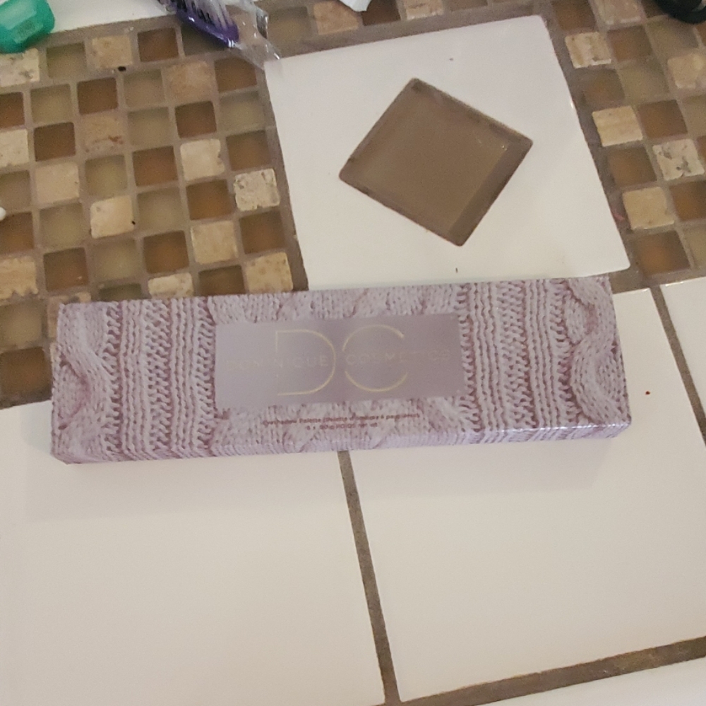 Eyeshadow palette